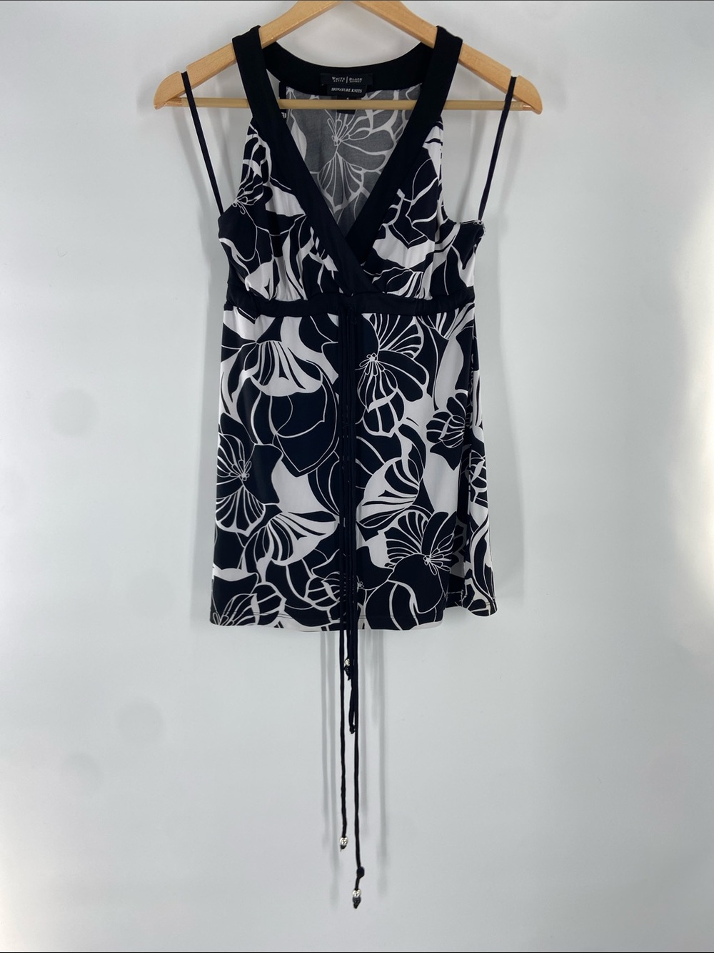 White House Black Market Black and White Floral Pattern Tank Top Size S